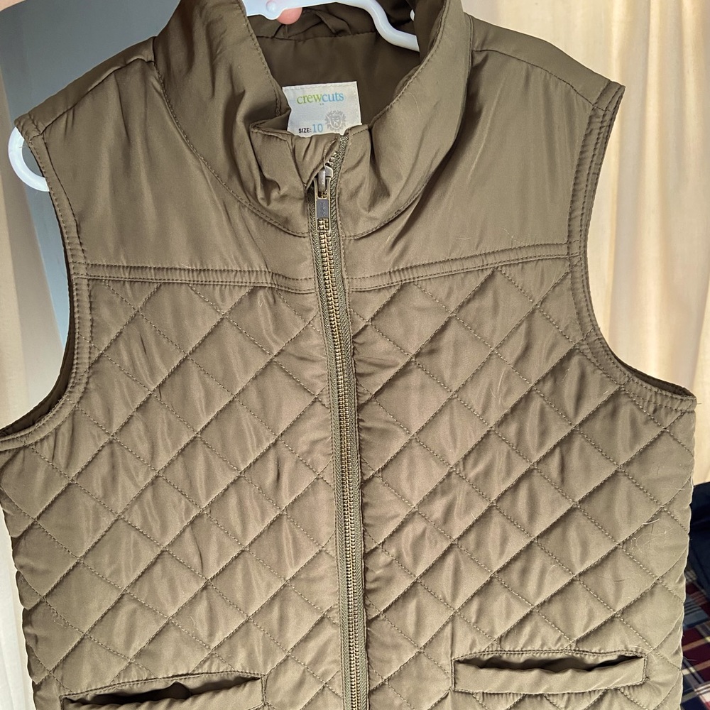 J crew crew cuts size 10 olive quilted vest in excellent preowned condition